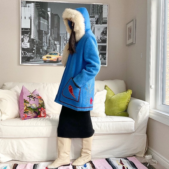 Vintage embroidery and applique scenic fur trim winter coat - Picture 4 of 16